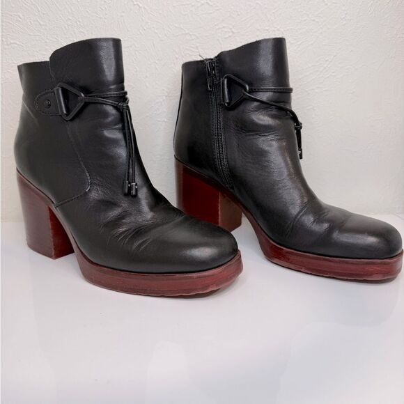 Korks Mertle Black Leather Ankle Boots with Dark Red/Brown Block Heels, Size 8.5 - Picture 1 of 8